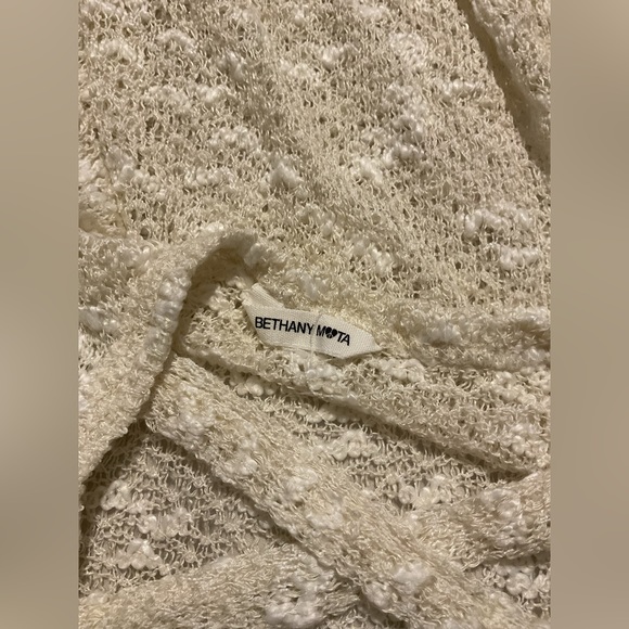 Bethany Mota this women’s sweater size medium - Picture 4 of 4